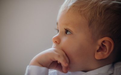 Enfants débordés par leurs émotions : et si c’était un réflexe archaïque non intégré ?